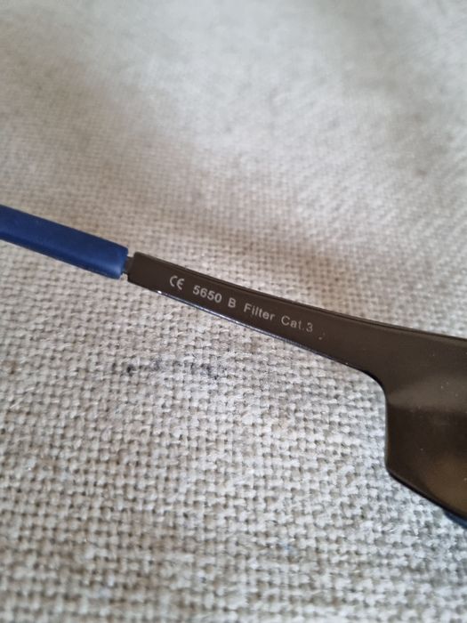 Ochelari de soare Polaroid 5650 B, Cat 3. Impecabili.