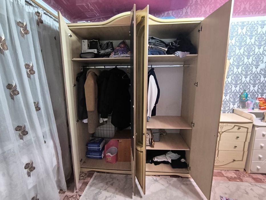 Спальный шкаф хорошое состояние