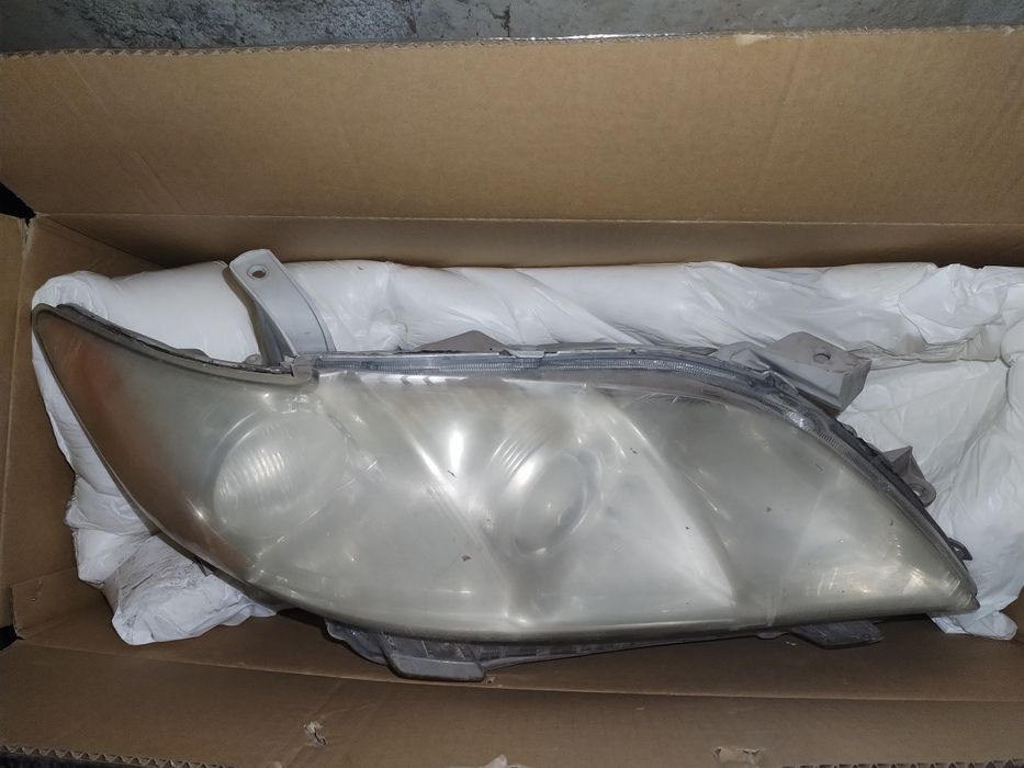 Фары от камри 40 комплект