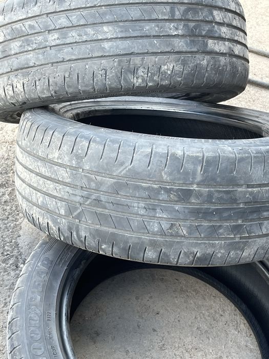 Продам 3 шт  шин Goodyear