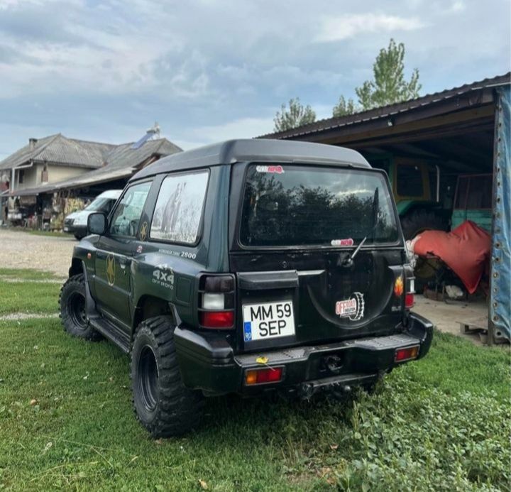 Vand pajero autoutilitara