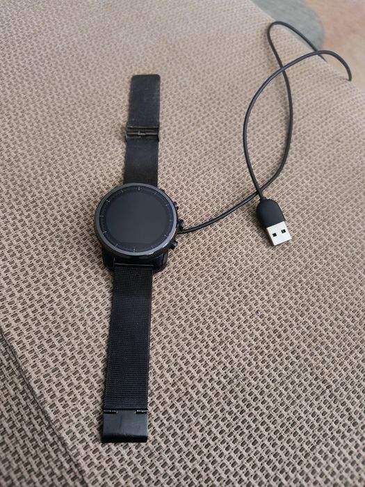 Продавам смарт часовник amazfit stratos 2