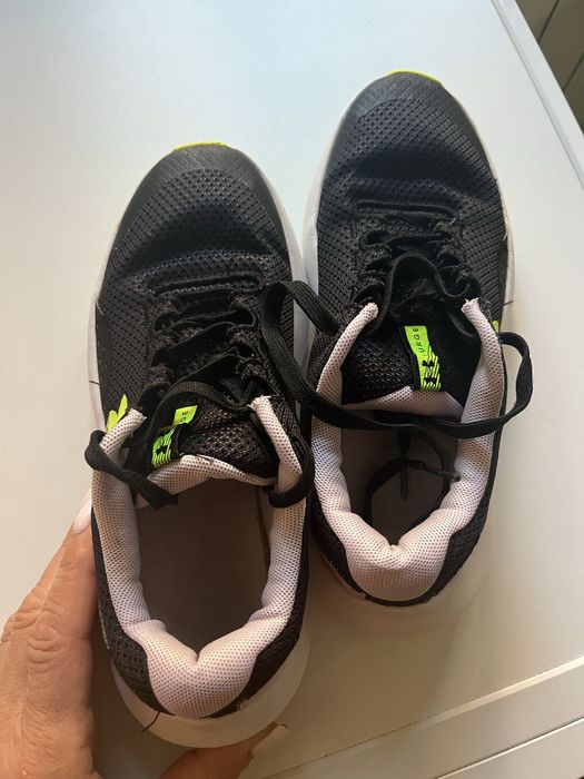 Маратонки за момиче Under Armour