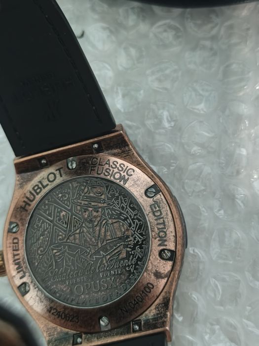 часов:	Hublot.часов:	Hublot
Вес, грамм:	120
Высота (толщина), мм:	12
Д