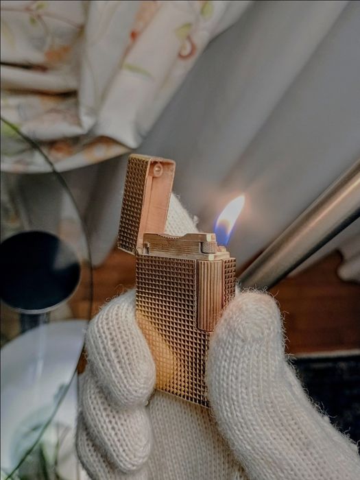 Vand/Schimb ST.Dupont Ligne 1 Daimond Head- Gold,stare impecabila de f