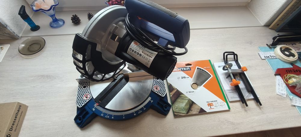 Circular staționar unghiular dexter Nou Nouț