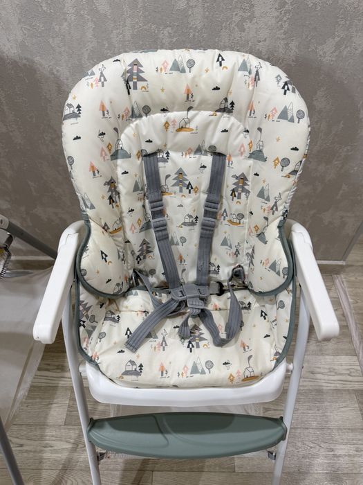 Продаю стульчики для кормления Joie 2 шт