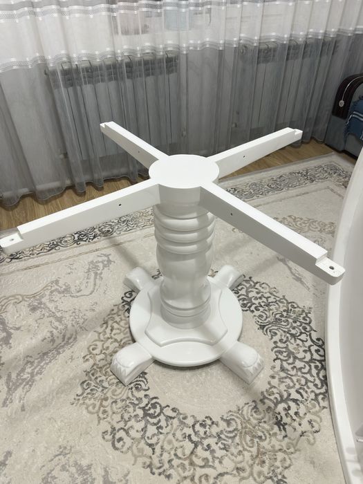 Круглый кухонный стол