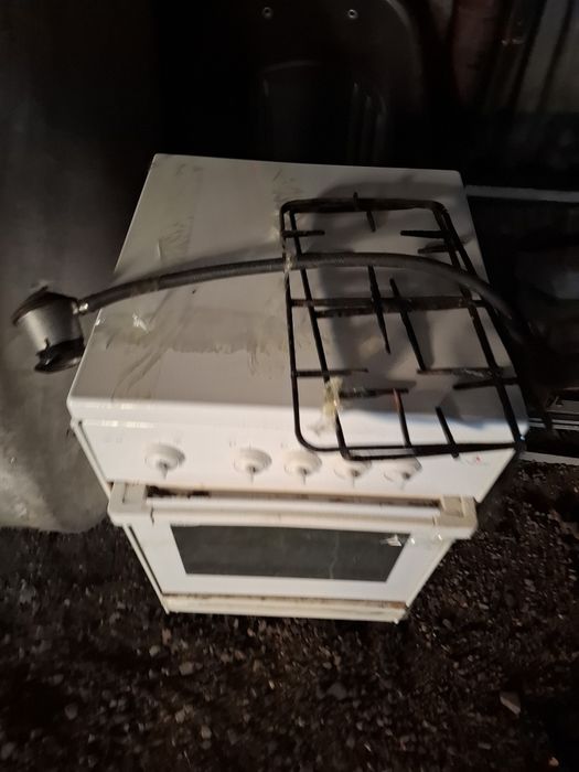 Продам газовую плиту