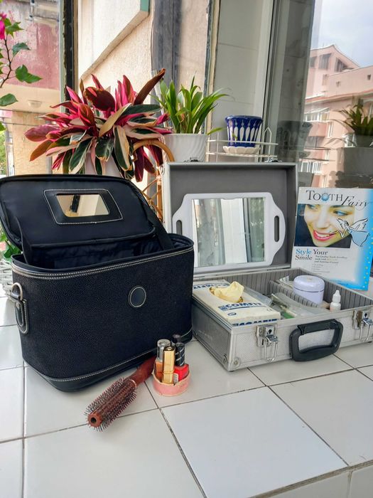 Органайзер за стилисти, гримьори, козметици, маникюристи, преносим.