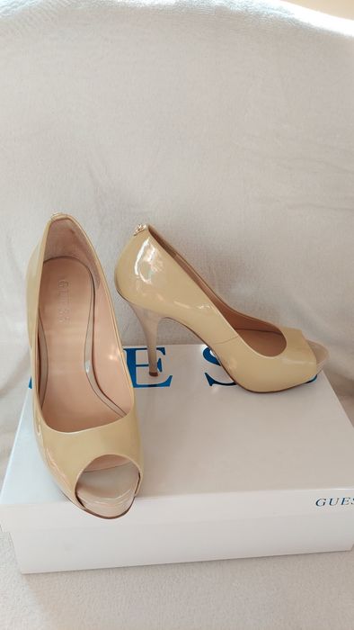 Високи обувки Guess