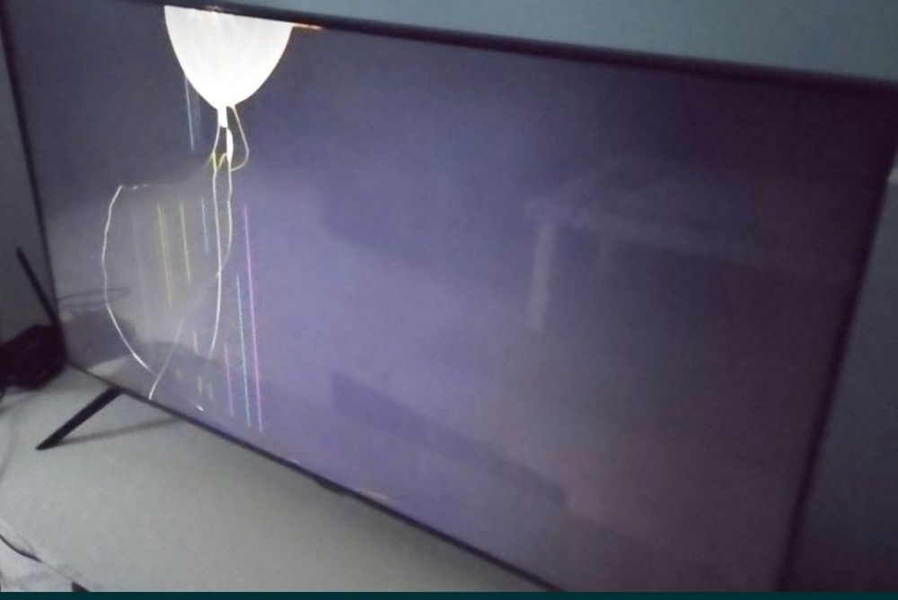 Продавам Samsung UE50AU7172 – 50” 4K Smart TV със счупен дисплей

П