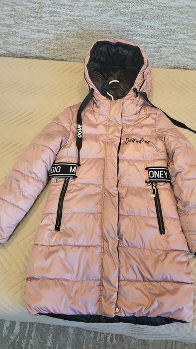 Продам зимнюю куртку на девочку