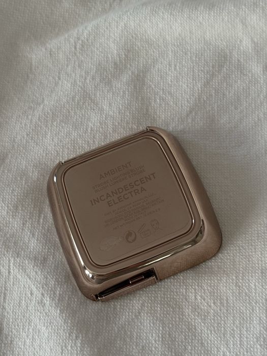 Hourglass Ambient Strobe Lighting Blush руж / Too Faced матово червило