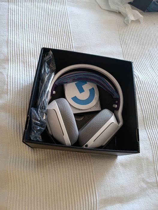 Casti gaming wireless Logitech G733, ultrausoare, Lightsync RGB (NOU)