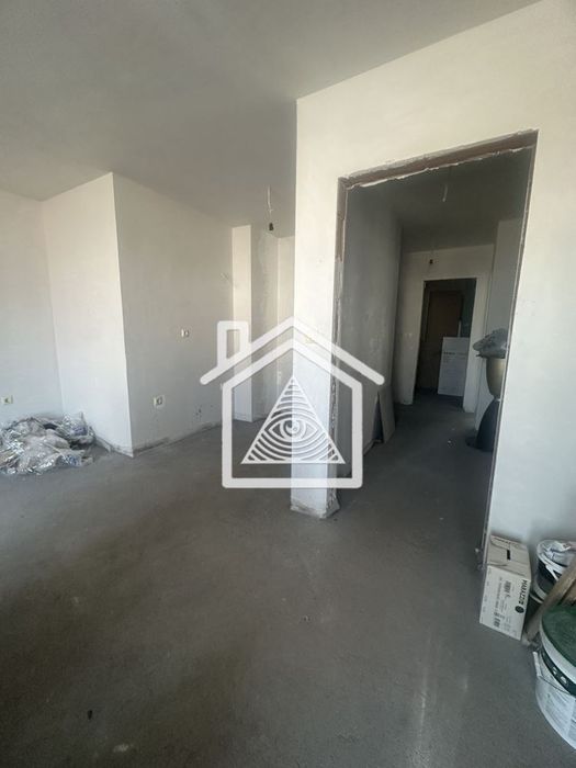 Продава се Тристаен апартамент в Пловдив, Мараша - 85 кв.м за 2283 €/кв.м - Снимка #2