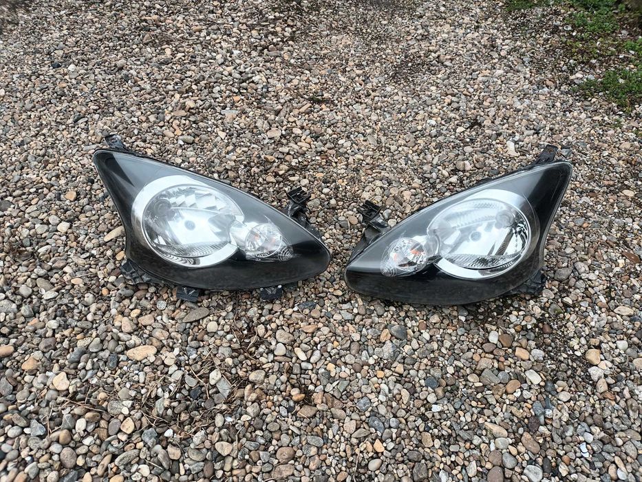 ляв и десен фар за тойота айго TOYOTA AYGO