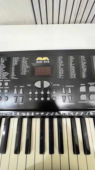 Синтезатор Ava-618