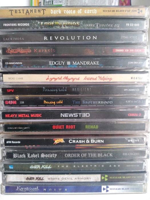 Продам музыкальные CD диски