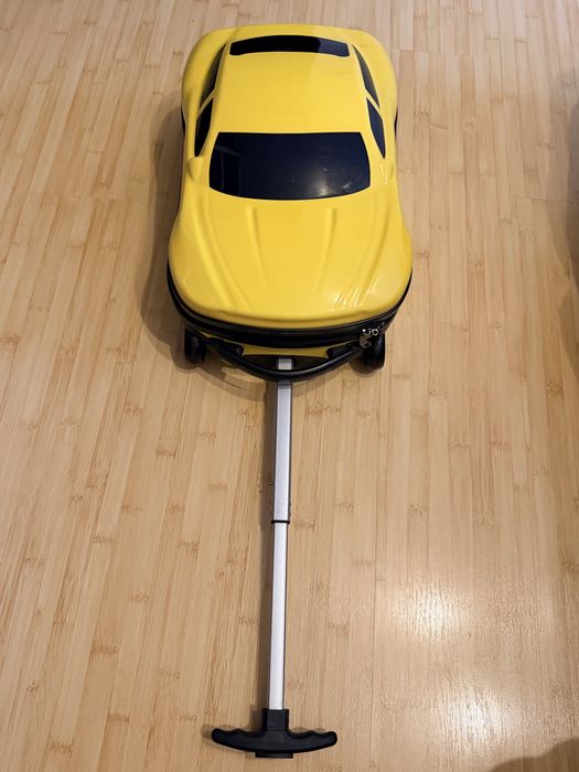 Troler valiza masina