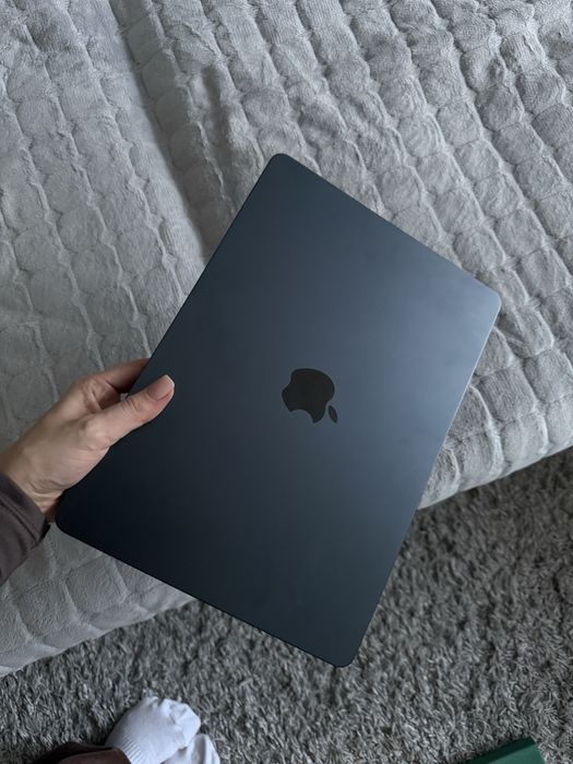 Macbook air 13 м2
