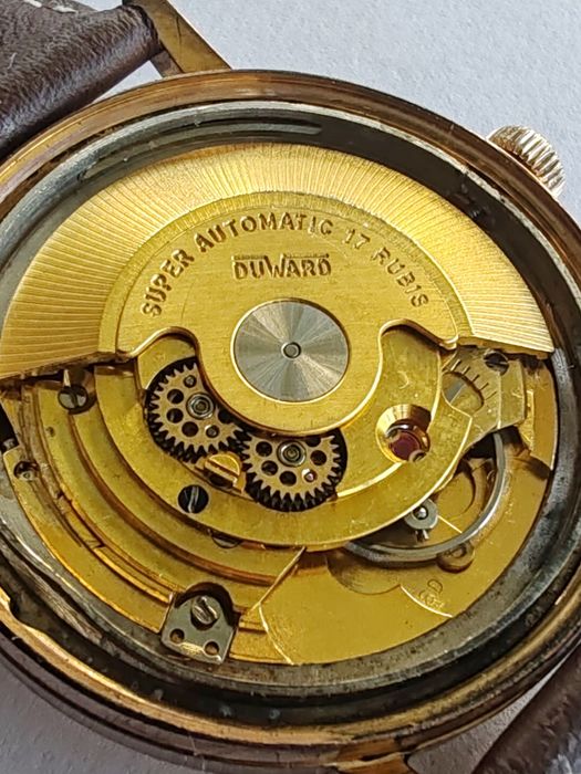 Ceas Duward Continual Triumph Automatic Calendar Funcționează impecabil!
