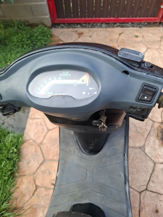 Vând scuter kymco de 49 cm fără acte