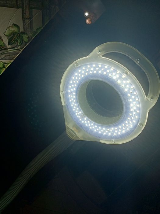 Кольцевая лампа.