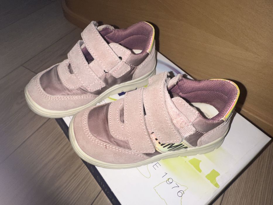 Момичешки обувки Primigi