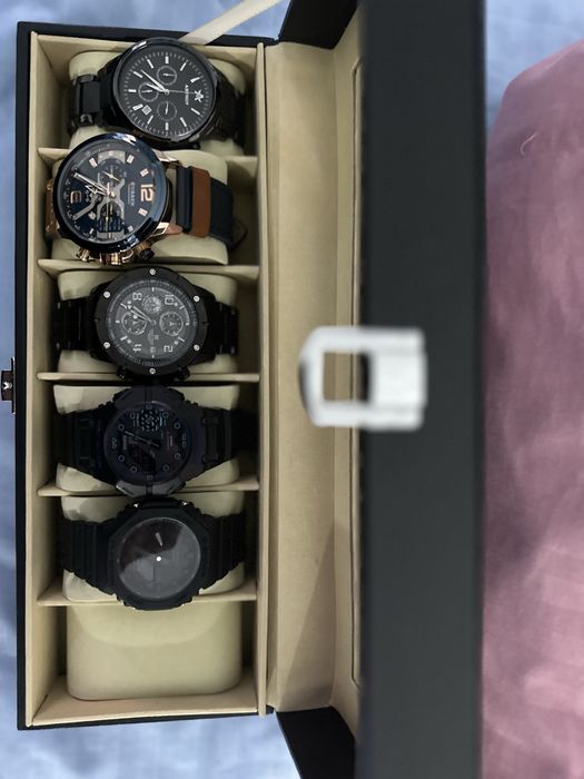 Продам оригинал часы в хорошем состояний