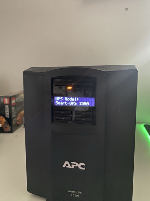 APC Smart-UPS 1500