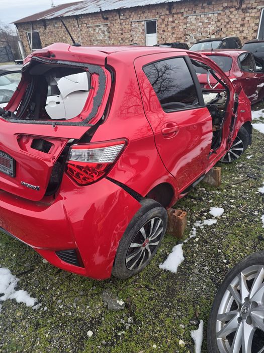 Тойота яарис хибрид -Toyota yaris НА ЧАСТИ