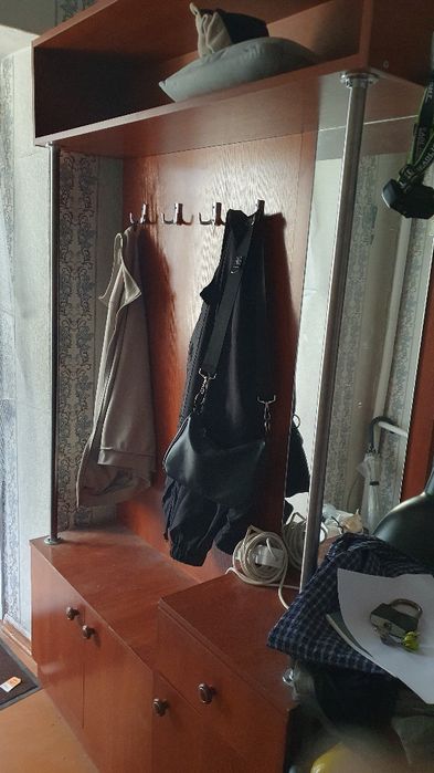 Продам шкаф в прихожую