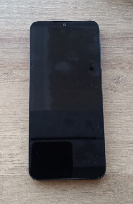 Телефон Motorola E13 Чисто нов...