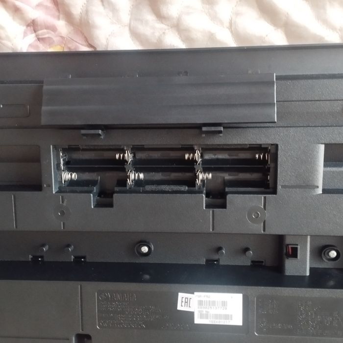 Синтезатор YAMAHA PSR-F52