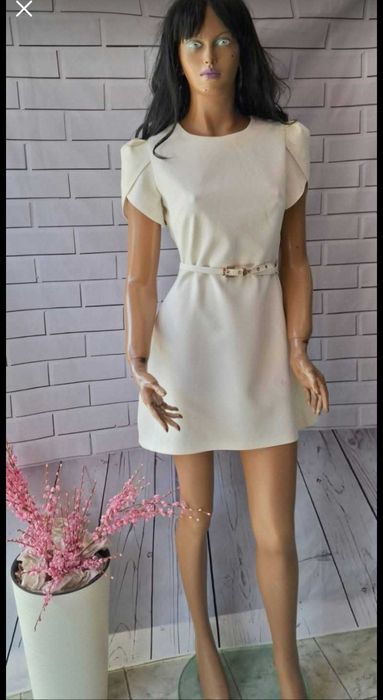 Нова рокля, само пробвана