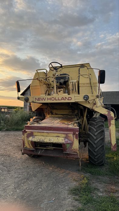 Vand sau dezmembrez New Holland 1540