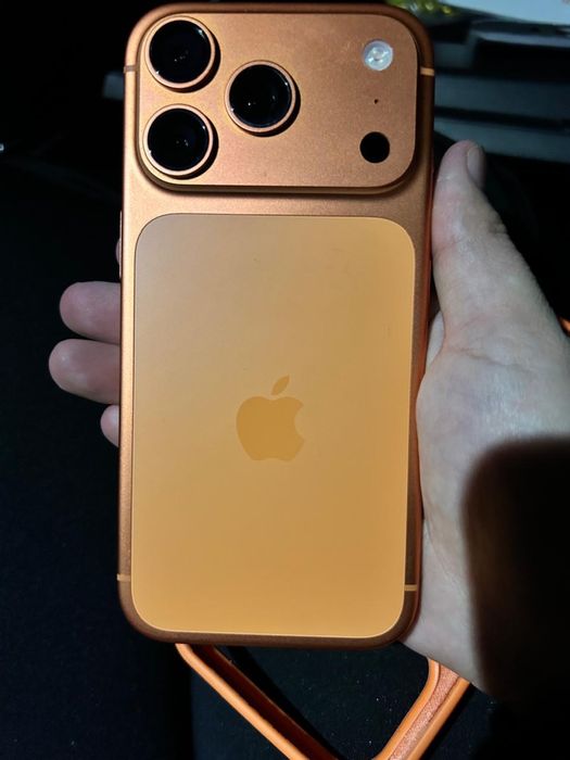 Айфон 17 про с гарантий