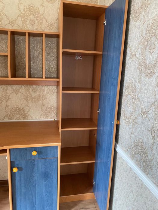 Срочно продам шкаф для одежды, полка для книги,