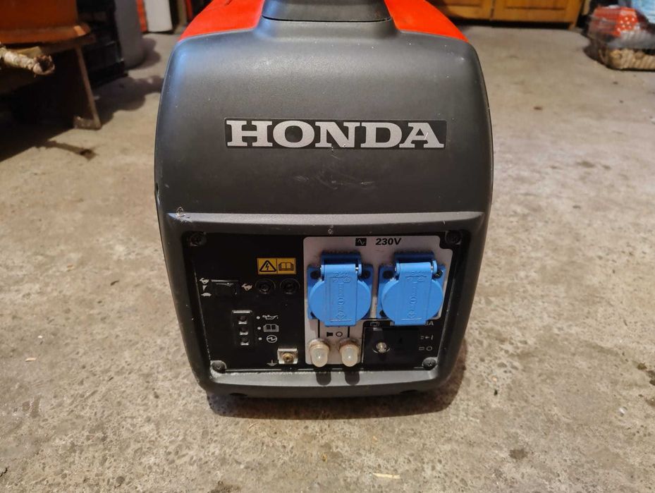 Generator curent monofazat HONDA EU 20i 2.8 CP