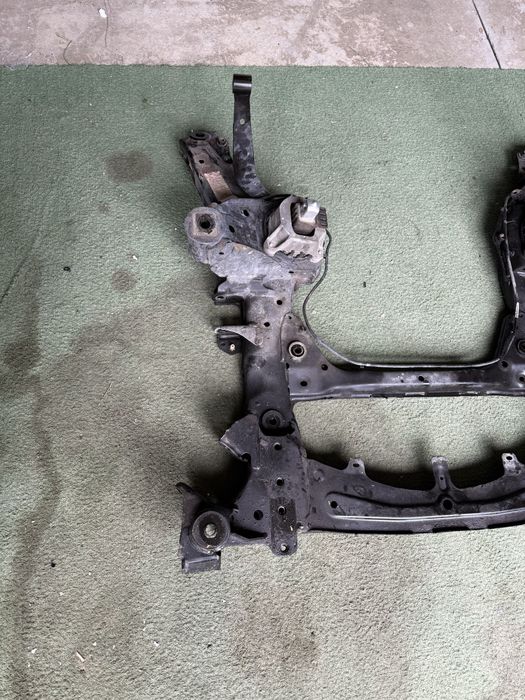Jug motor cadru punte fata Bmw X5 G05 X6 G06 X7 G07
