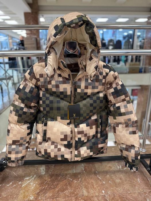 Lois Vieton ново яке високо качество