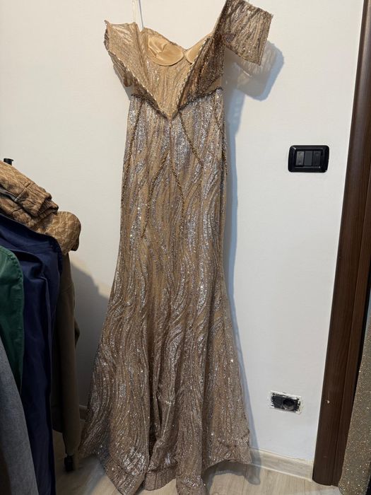 Vand rochie de ocazie