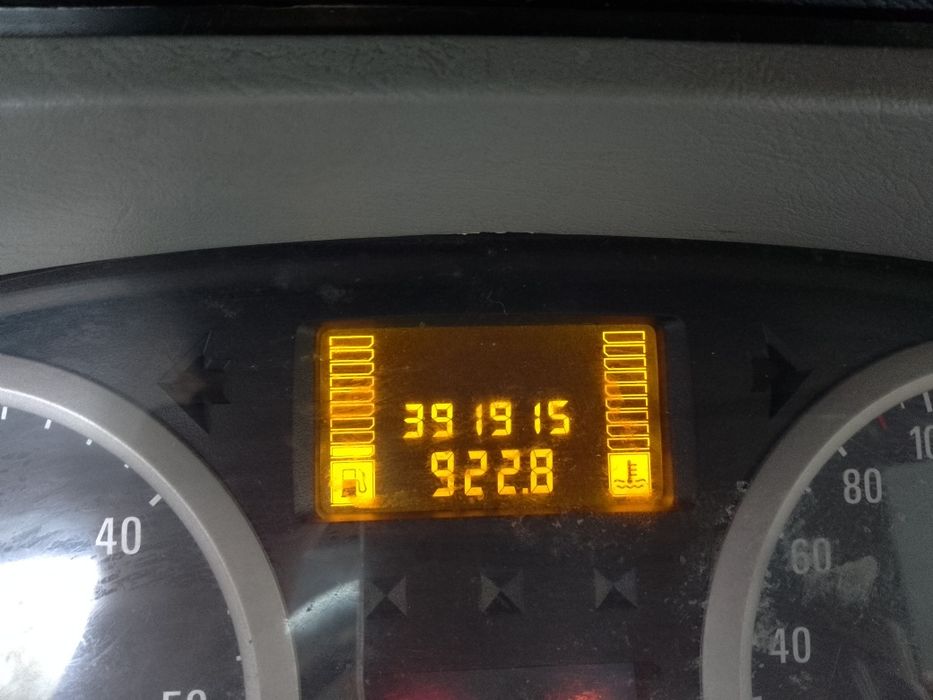 Vând urgent microbuz 8+1