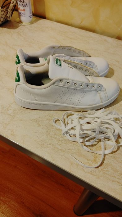 Vand adidasi adidas,stare foarte buna marime 43