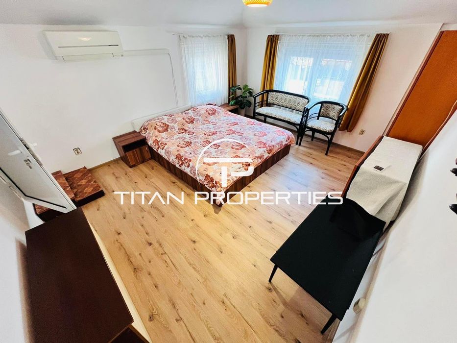 Тристаен, под наем, Център