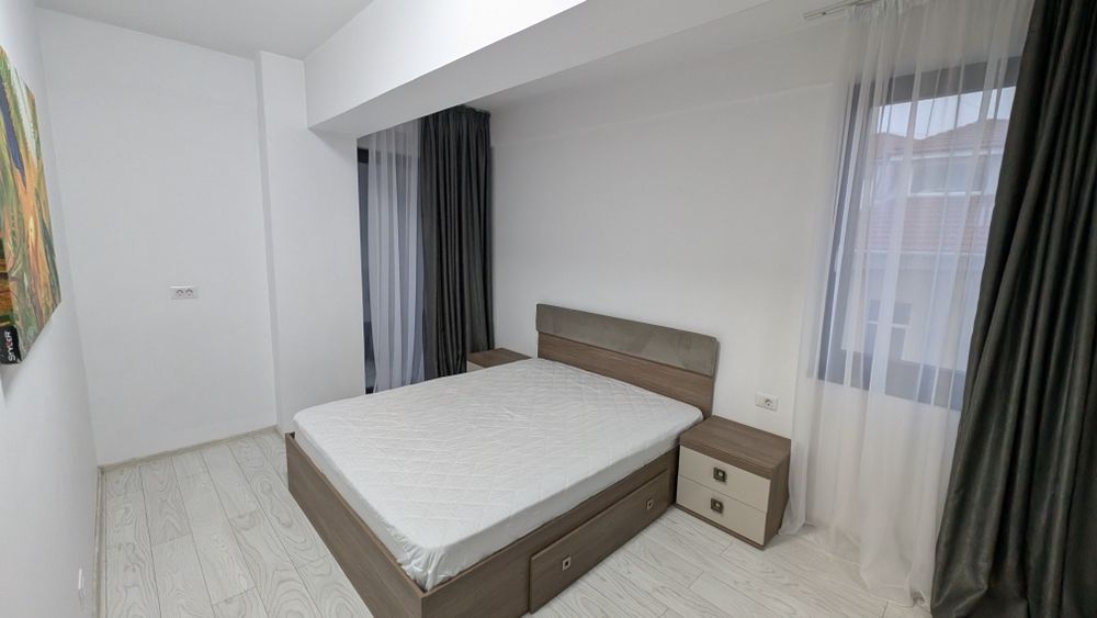 Închiriez apartament cu două camere!