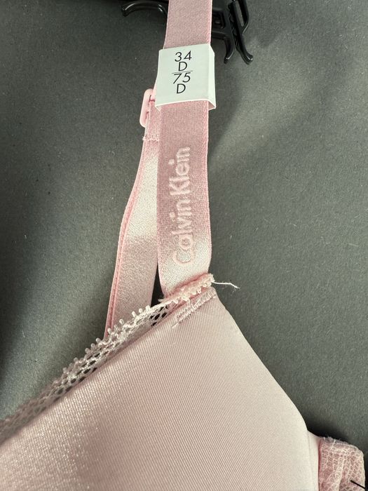 Оригинален сутиен в розово Calvin Klein /75D/