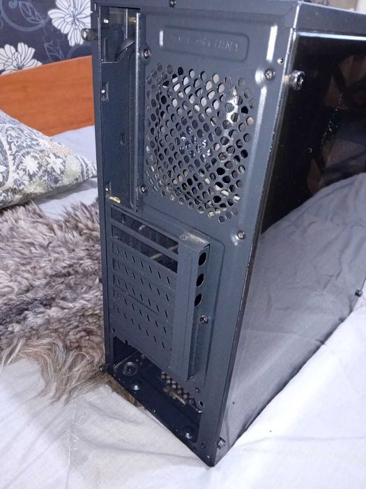 Кутия за Компютър