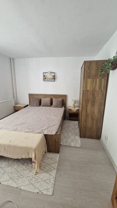 Închiriez apartament 2 cam